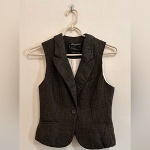 Women brown vest wrinkled collar size 6